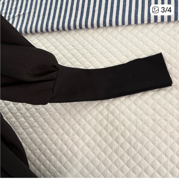 AKIRA
bomber puff sleeve size small mini dress brand new with tags. Black - Picture 4 of 4